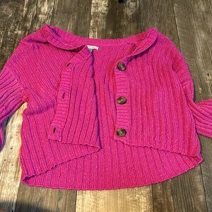 cutest American Eagle button up! Very comfy and warm for the fall. Worn once. 🩷